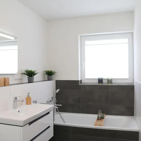 Diemelblick Acht - Fuer 6 Personen Mit Sauna, Garten Und Dachterrasse - Waeschepakete Inklusive!