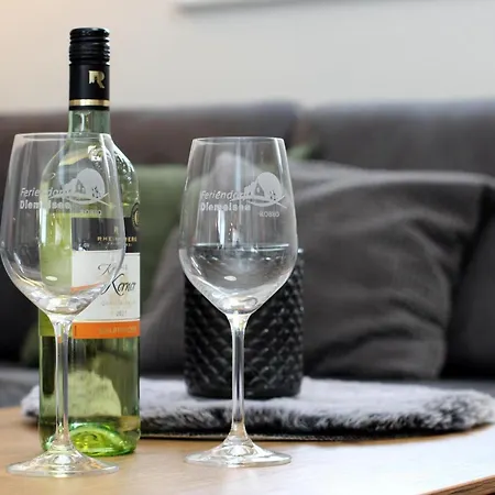 Diemelblick Acht - Fuer 6 Personen Mit Sauna, Garten Und Dachterrasse - Waeschepakete Inklusive! Hébergement de vacances